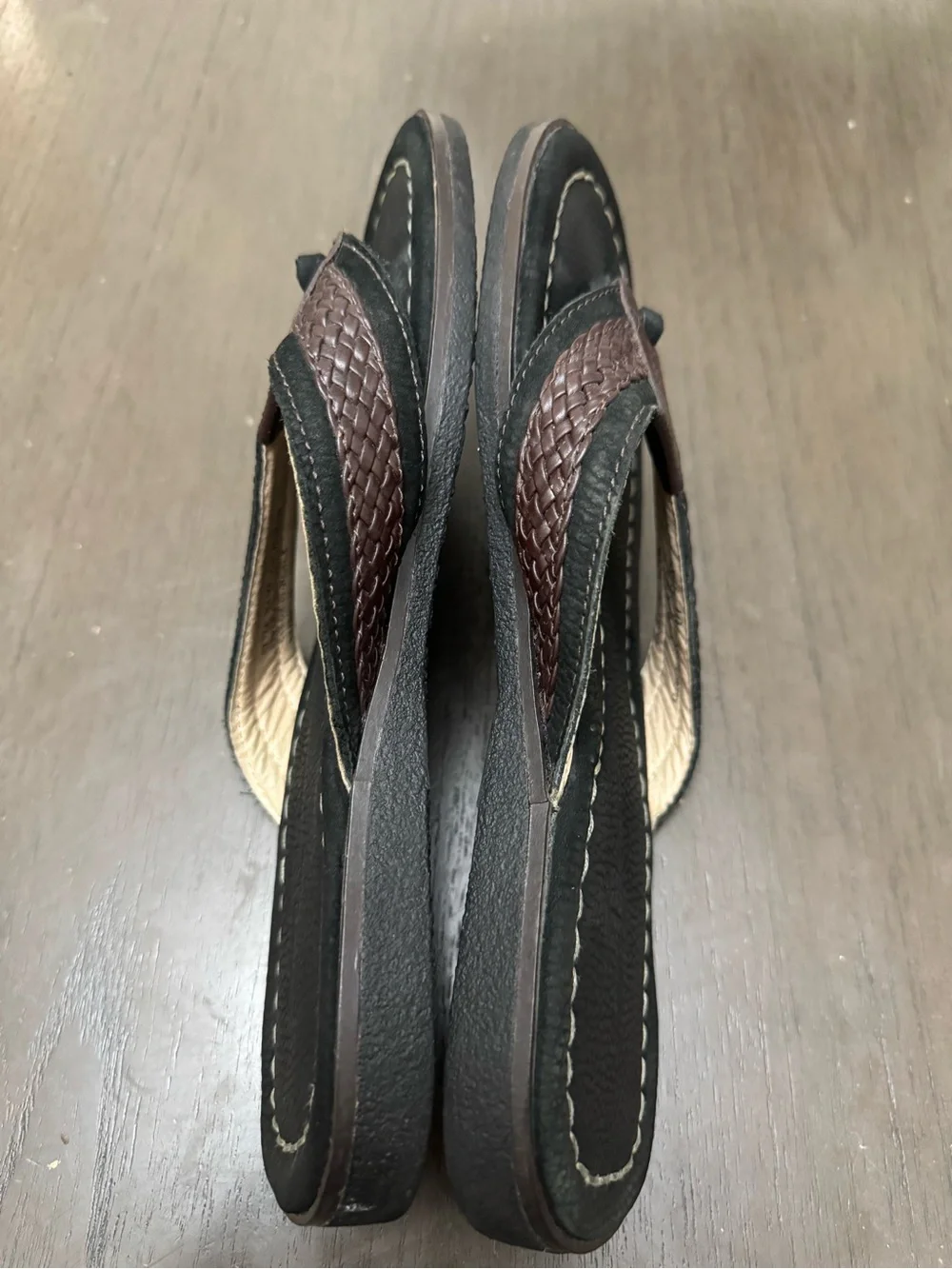 Tommy Bahama Leather Flip Flops Style Anchored Men’s Sz 10M